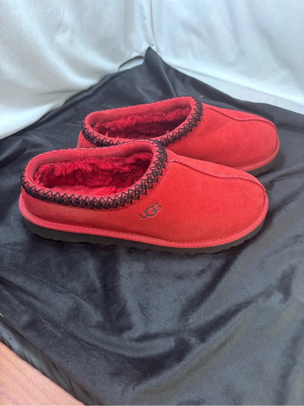 UGG Tasman Samba Red Men’s Size 10